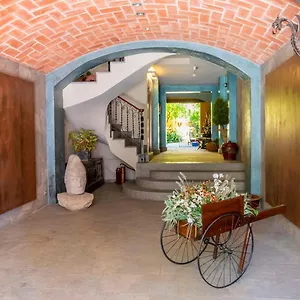 apartaments-suites-sant-jordi.catalonia-hotels.com/